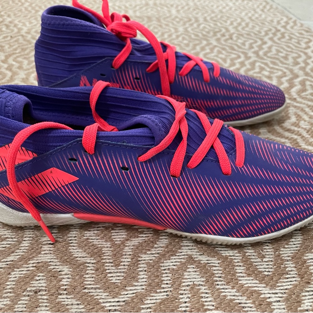 Nemeziz Indoor soccer shoes size 5